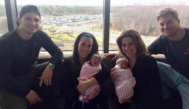 Identical Twins Gives Birth Same Day