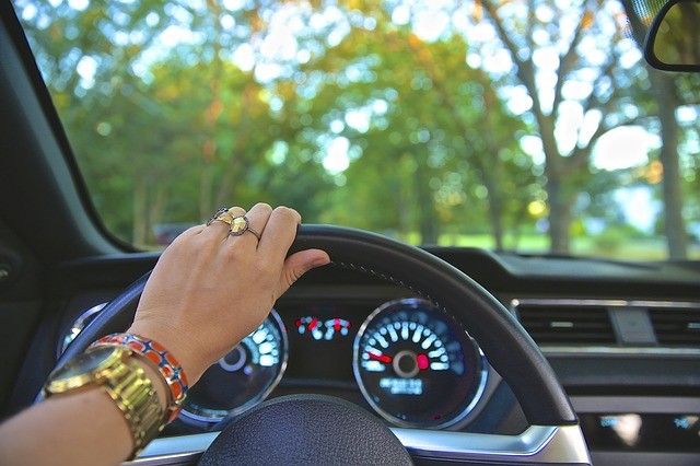   Top 5 Cellphone Car Accessories to Stay On Track