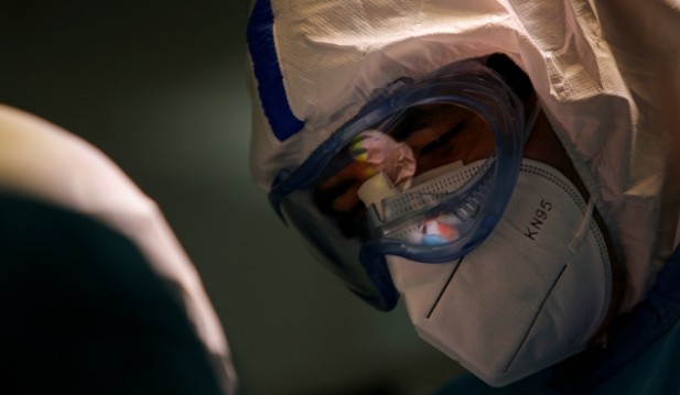 First ever double lung transplant in the US saves coronavirus patient's life