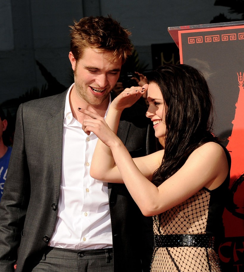 Kristen Stewart, Robert Pattinson & Taylor Lautner Immortalized With Hand And Footprint Ceremony At Grauman's Chinese Theatre