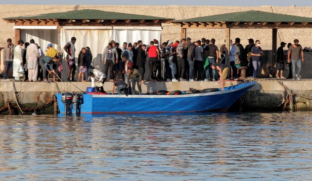 Migrants arrive on Lampedusa Island