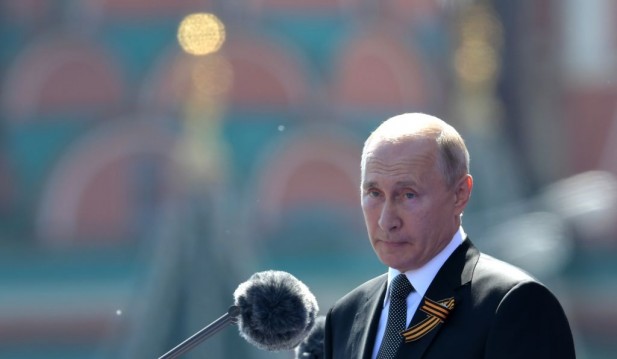 Russia President Putin Reportedly Fathers a 17-Year-Old Love Child With Former Cleaner
