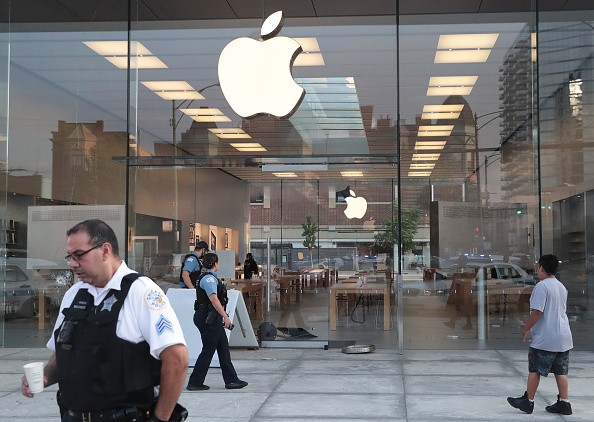 Apple Temporarily Closes Over 20 Retail Locations Due to Surge in COVID-19 Cases