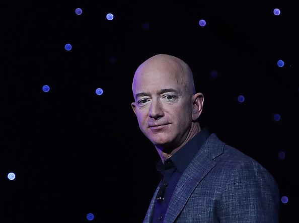 World's Richest Men Elon Musk, Jeff Bezos Sparring Over Satellite Internet Projects of Their Companies