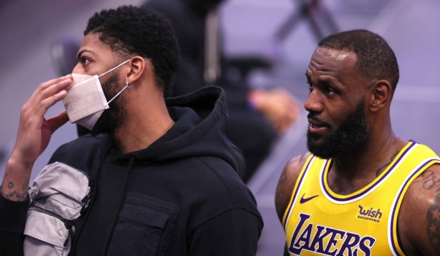 Anthony Davis Out in Lakers vs. Pistons Due To Bruised Quads, Lakers Suffer Another Loss