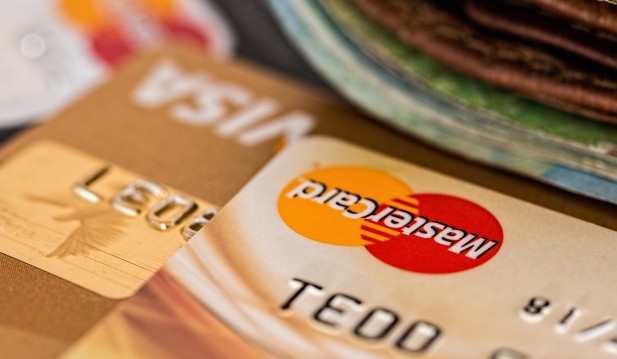 Credit Card Debt Drops as Consumers Fret About Financial Future
