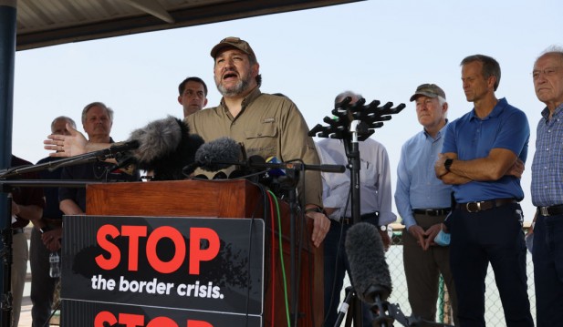 Biden Staffer Blocks Ted Cruz From Taking Video at Texas Border Facility 