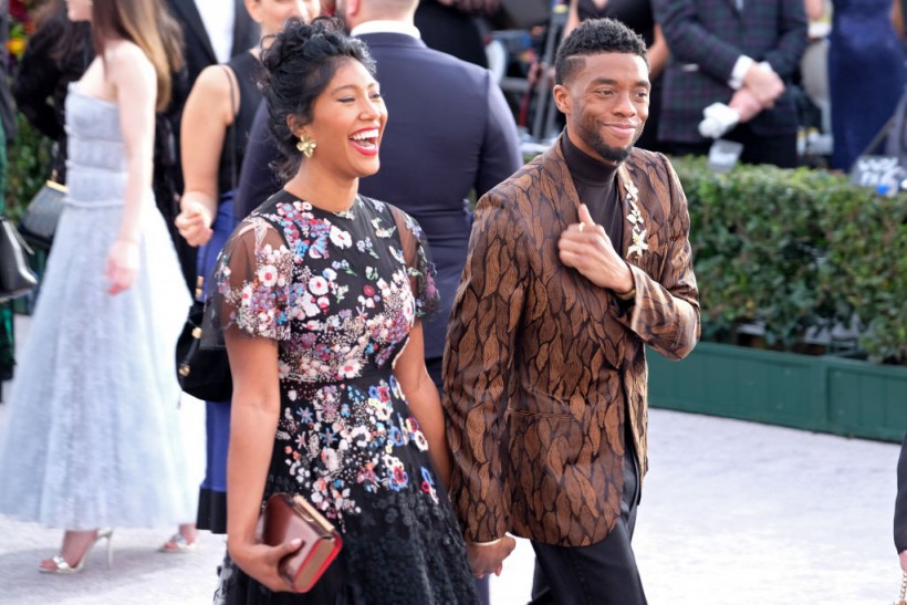 Chadwick Boseman’s Wife Accepts SAG 2021 Best Actor Award on His Behalf