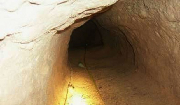 Australia Detention Center Discovers Twenty-Meter Escape Tunnel; Immigration Detainees Fail with Plot