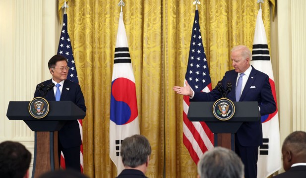 South Korea's Moon Meets Joe Biden; Expresses Willingness to Engage North Diplomatically