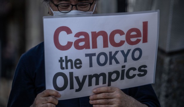 US Warns Against Travel to Japan as Olympics Loom; Doctors Claim the Games Must be Canceled