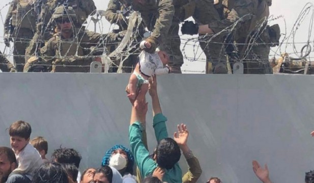 Troops in Desperate Situation, Helping People in Kabul Airport as Evacuees Struggle to Escape Chaos in Afghanistan