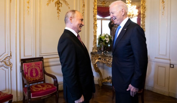Vladimir Putin Criticizes Biden’s Thrust in Syria Says that Washington Cannot Keep Troops Pokes at Failed US Foreign Policy