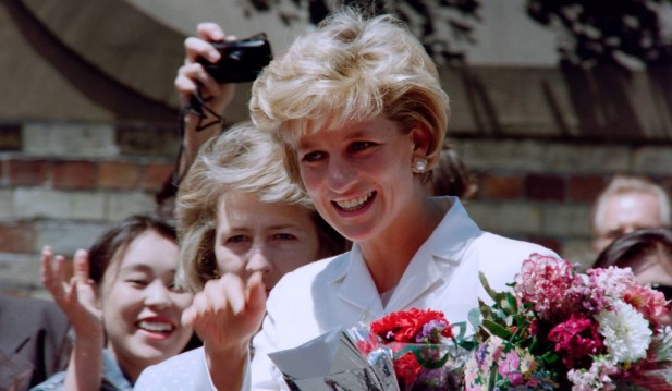 Princess Diana's Close Friend Withdraws Support For Netflix's 'The Crown' Over Disrespectful Script; Royal Experts Urge Prince Harry To Axe the Deal