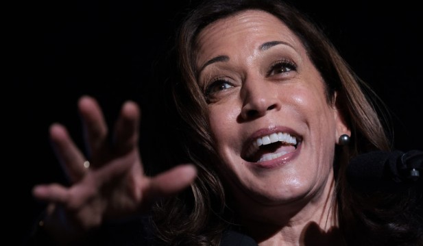 Kamala Harris' Communications Director Resigns Amid Growing Criticism, Low Approval Ratings; White House Insists Attacks on VP Are Partly Racism