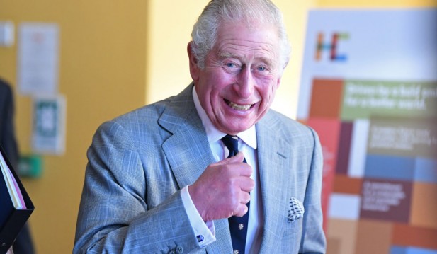 Prince Charles' Aides Blast Allegations That He Is The Royal Racist Who Questioned Archie's Skin Color; Future King Calls in Lawyers Over Claims