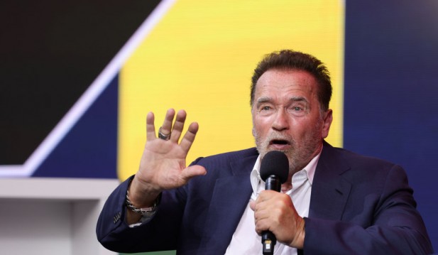 Arnold Schwarzenegger Involved in Bad Car Accident  Leaving a Woman Bleeding Heavily in Head