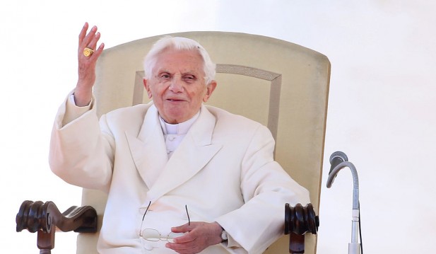 Retired Pope Benedict XVI Clarifies 42-Year-Old Case of Pedophile Priest: He Was There!