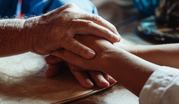 What to Expect When Caring for Someone with Dementia