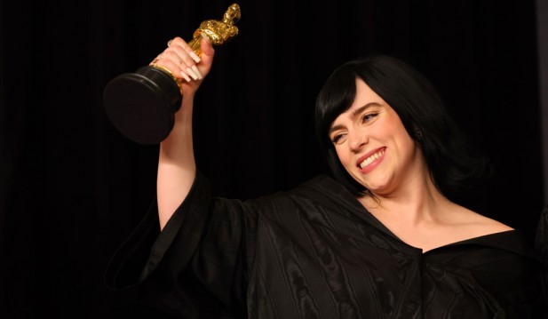 Billie Eilish's Changes Garner Attentions as Singer Becomes First Oscar Winner Born in the 21st 
