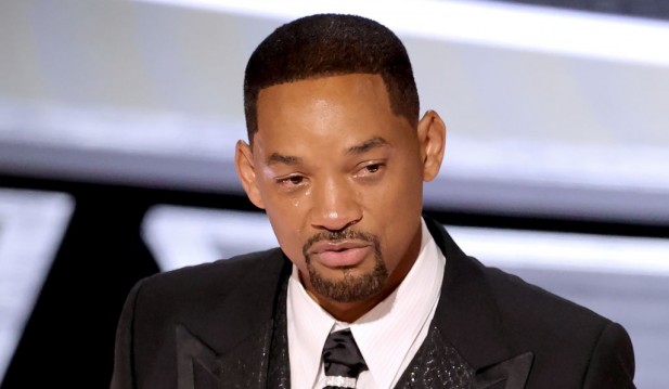 Will Smith Apologizes for Slapping Chris Rock as Academy Awards Launches Probe; Actor's Family, Celebrities Weigh the Incident