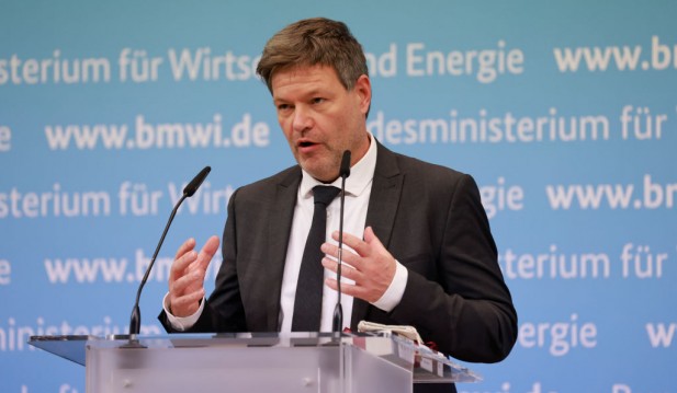 Germany: Economy Minister Warns “Poorer” State for Germans Because of Russia-Ukraine War