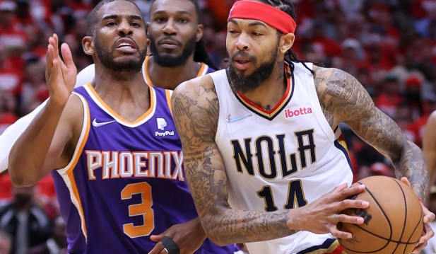 Pelicans Beat Suns To Tie Series 2-2;  Top-Seeded Phoenix At Risk For An Upset