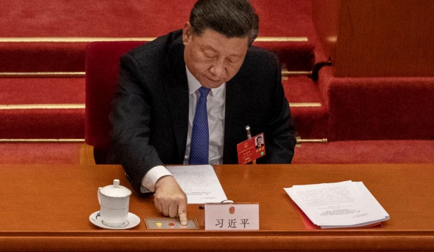 China, Xi Jinping Reveal Plan to Save Crashing Economy Amid COVID-19 Lockdowns 