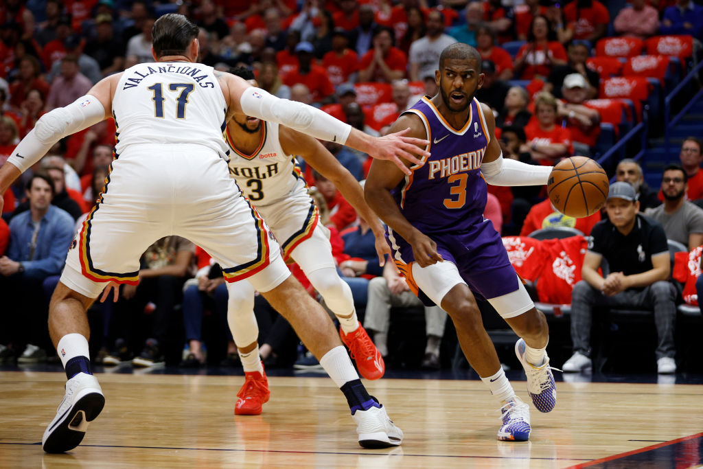 Phoenix Wins Series Against New Orleans as Chris Paul Historic Playoff