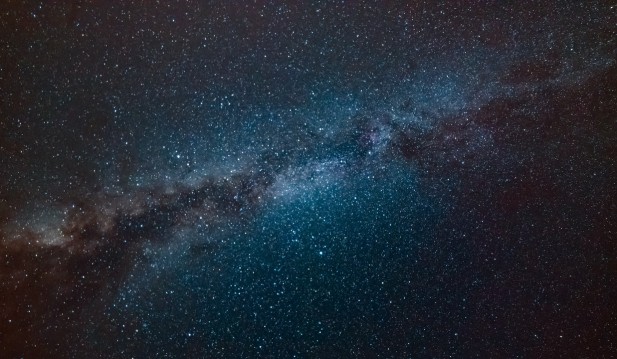 James Webb Telescope Captures Stunning Image of Field of Stars After Alignment Procedure