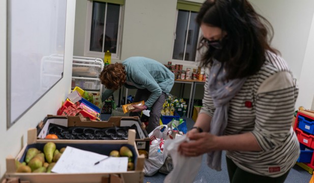 Rising Food, Energy Prices in UK Drive More 'Struggling' Families to Food Banks 