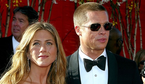  Jennifer Aniston Jokes About Brad Pitt Divorce, ‘Break-Up’ Movie in Final Episode of ‘The Ellen DeGeneres Show’