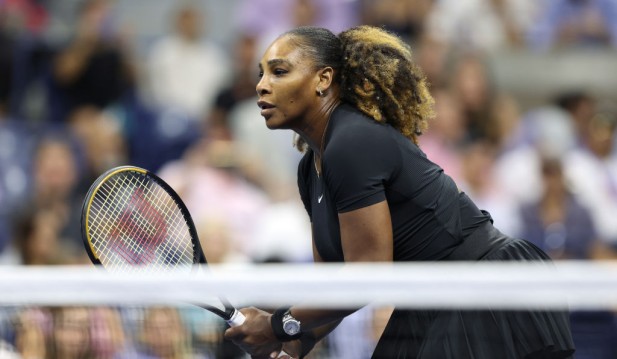 Serena Williams Pulls Off US Open Stunner; LeBron James, Stephen Curry, Sports World React