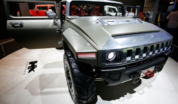 General Motors Displays the Blade Edition of Its HUMVEE Saber, Equipped with Drones and Anti-Drone System
