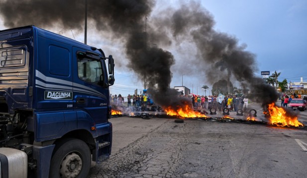 Brazilian Truckers Protest Luis Inacio Lula da Silva's Win as Jair Bolsonaro Remains Silent