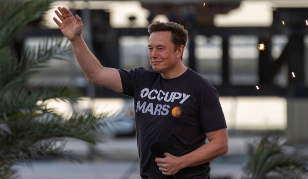 Elon Musk To Drop Tesla CEO Position, To Reveal Successor as Investors Become Concerned That Focus Is Affected by Twitter Buyout