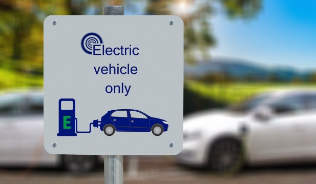 Reasons To Choose Hybrid or Electric Car This 2023