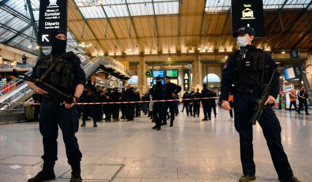 Paris Attack: Six Injured as Man with Knife Randomly Stabs People in Train Station