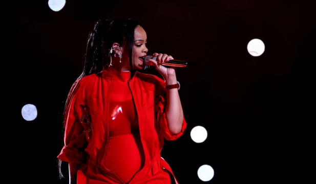 Best Reactions to Rihanna's Super Bowl 57 Performance