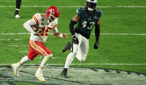Super Bowl 2023: Controversial Penalty Against Eagles Paves Way for Chiefs’ Win 