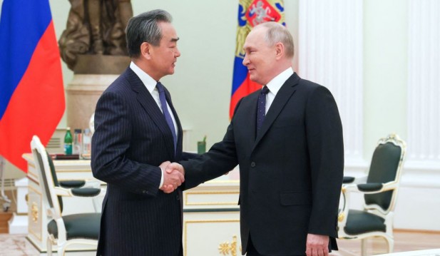 Vladimir Putin Meets Chinese Top Diplomat as Russia-China Relations Develop 'as Planned'