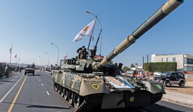 Pakistan Offers Old T-80UD Tanks To Ukraine for a Price