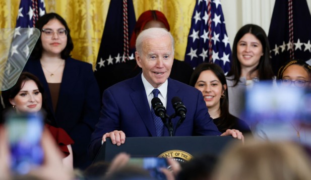 Biden Approval Rating Approaches Lowest Point After US Bank Collapses