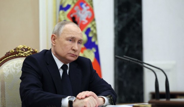 Kremlin Guard Defector Flees Russia, Details Vladimir Putin's Secret Life