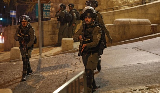 Israeli Police Raid: Surprise Attack on Jerusalem Mosque Injures 7