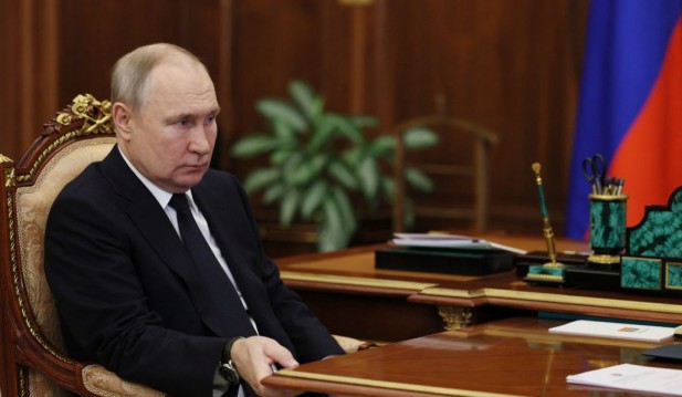 Vladimir Putin’s Health Deteriorates as Doctors Claim Russian President Complains Numb Tongue, Blurred Vision