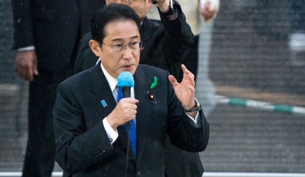 PM Kishida Makes Election Speech After Explosion Incident