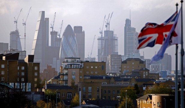 UK Economy Indicates Recovery as Consumer Confidence Increases 