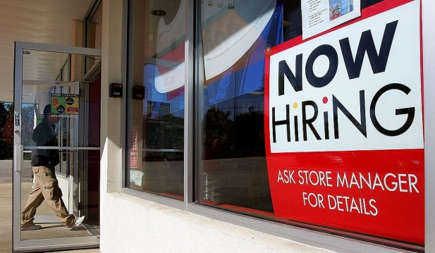 US Employers Add 253,000 Jobs in April Despite Recession Worries