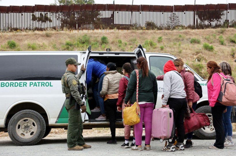 Migrant Crossings At Southern Border Increase As Title 42 Policy Expires